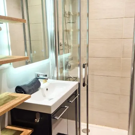 Joli T3 Moderne Avec Terrasse & Climatisation * Ницца